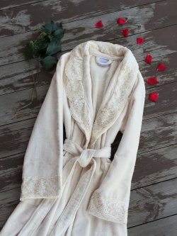 Махровый женский халат Lace 1 со светло-бежевым кружевом, Sandri